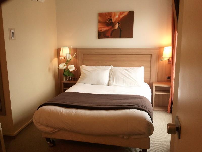 Hotel Boris V. By Happyculture 르발루아페레 객실 사진